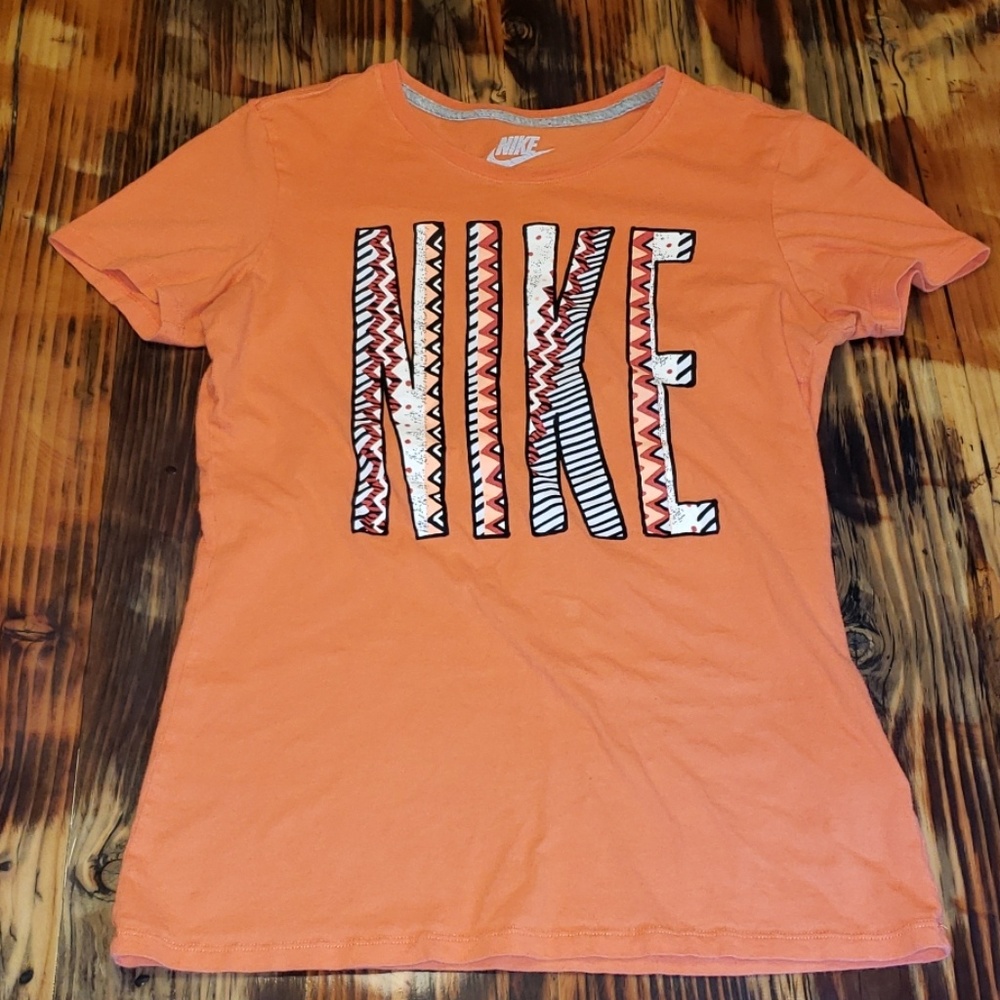 Nike Shirt. Women's Size M.